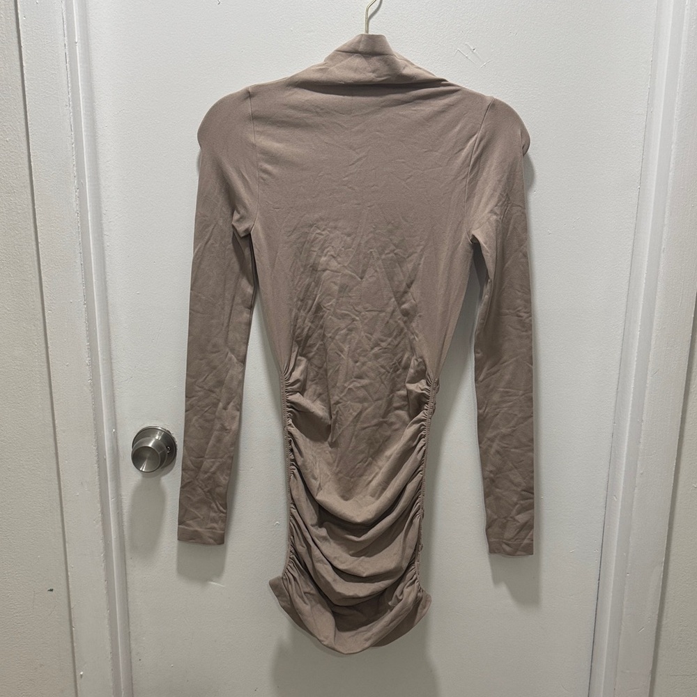 NWT Long Sleeve Bodycon Fitted Ruched Dress Size M - Picture 2 of 8